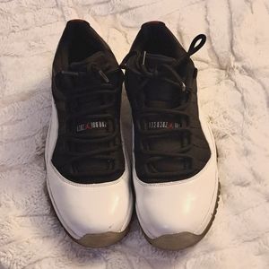 Air Jordan 11 Retro Low Tuxedo 2013